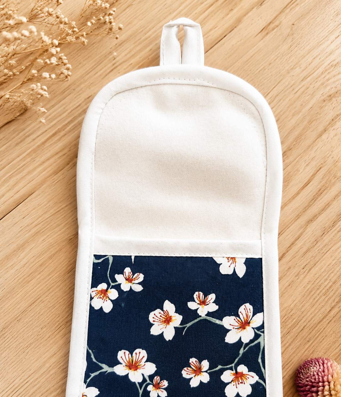 Détail de la doublure douce pochette artisanale sakura
